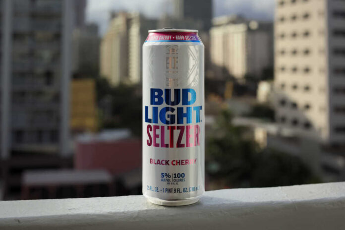 Honolulu,,Hawaii,-,April,13,,2020:,Product,Photo,Of,Budlight