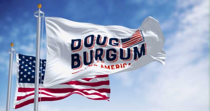 Arthut,,Us,,June,2023:,Flags,Of,Doug,Burgum,Election,Campaign