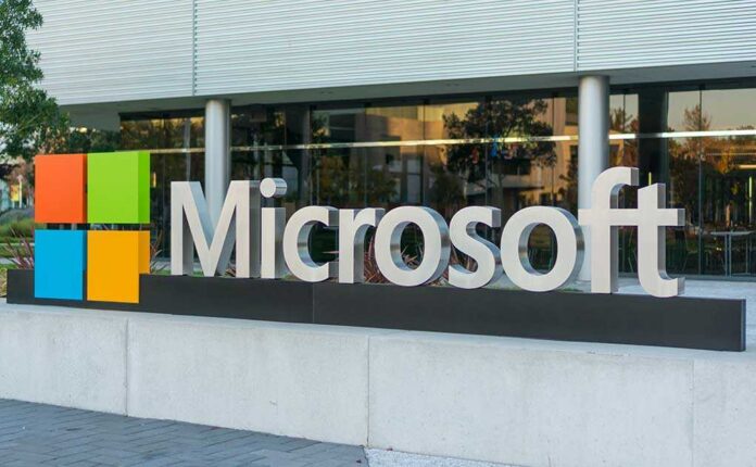 Mountain,View,,Ca/usa,-,Nov,22,,2014:,Microsoft,Corporate,Building Microsoft logo displayed outside a modern office building
